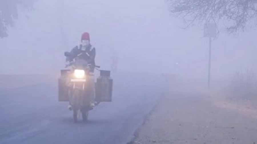 छत्तीसगढ़ में न्यूनतम तापमान दर्ज की गई गिरावट, सुबह के समय छाने लगा कोहरा