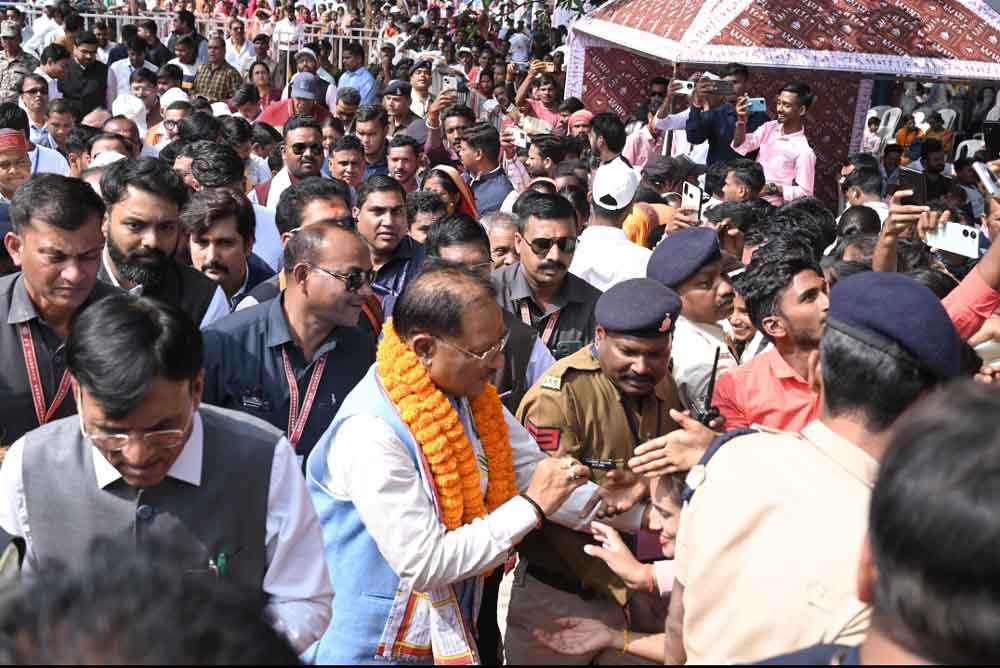 छत्तीसगढ़-जशपुर में जनजातीय गौरव दिवस समारोह में पहुंचे केंद्रीय मंत्री मनसुख मांडविया